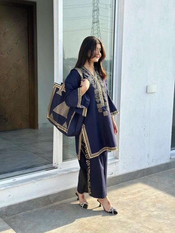 3 Pcs Women’s Stitched Linen Printed Suit With Handbag - Image 14