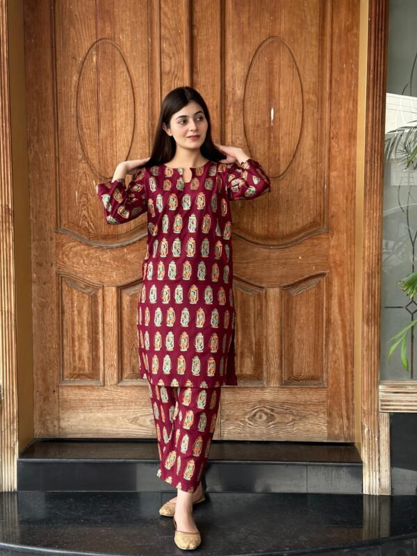 2 Pcs Stitched Premium Linen Printed Suit for Girls & Womens