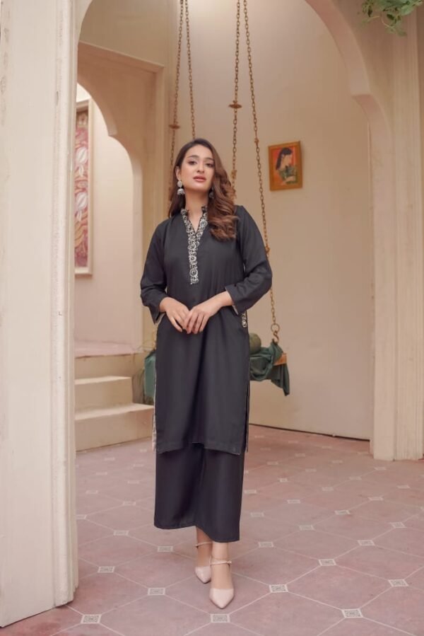 2pc Premium Dhanak with Two-Sided Pocket Suit - Stylish Winter Collection 2024 - Image 3