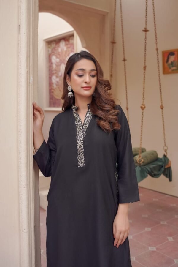 2pc Premium Dhanak with Two-Sided Pocket Suit - Stylish Winter Collection 2024 - Image 5