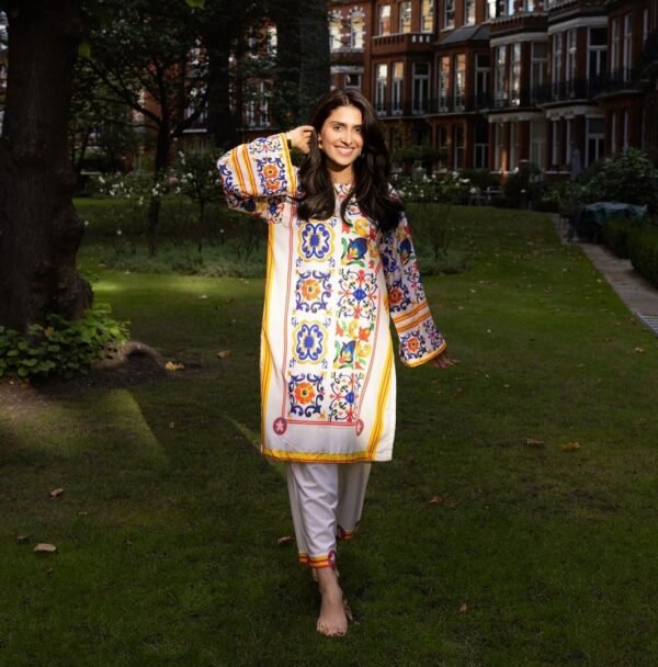 Brand Fabric 2PC Digital Printed Khaddar – Winter Collection - Image 3