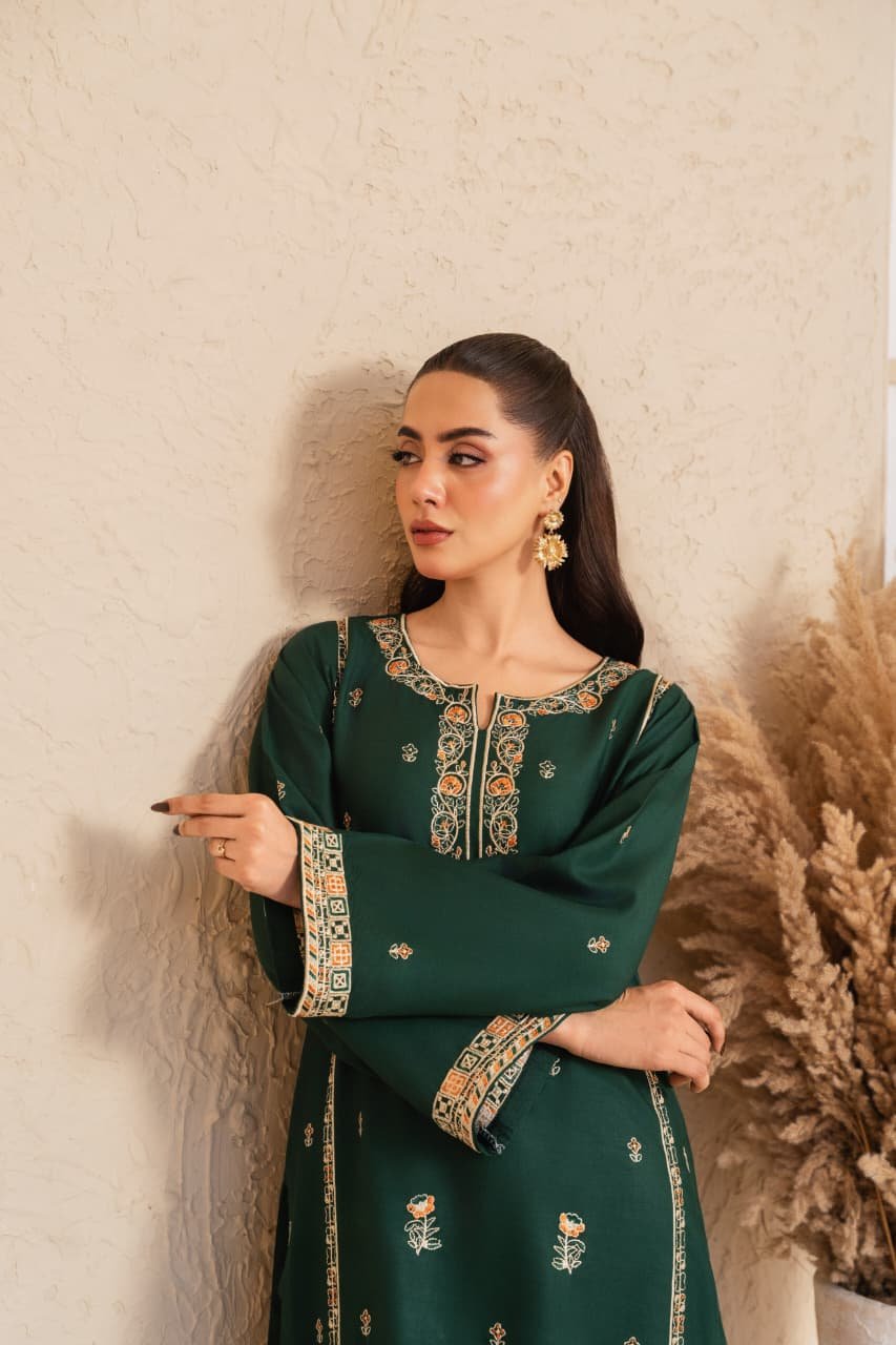 Elegant Falak Embroidery 2PC Premium Winter Suit Sale - Image 5