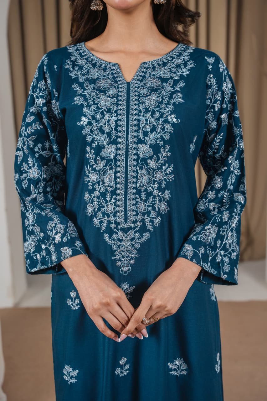 Elegant Fari Embroidered 3PC Farshi Suit Fast Delivery - Image 3