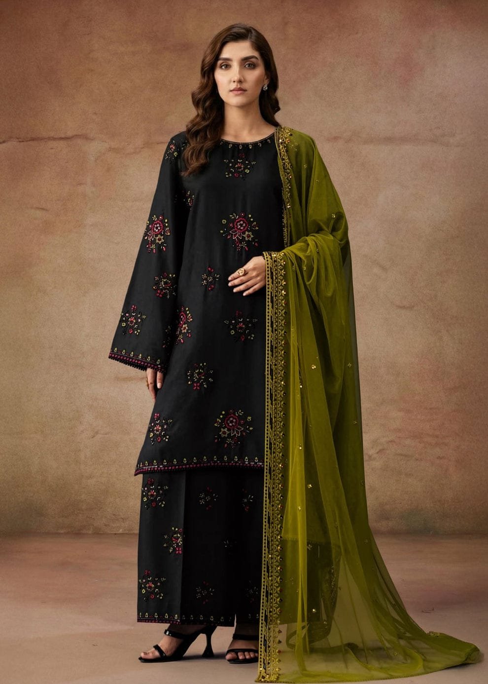 Elegant Sehar Embroidery 3PC Outfit | Fast Delivery - Image 3