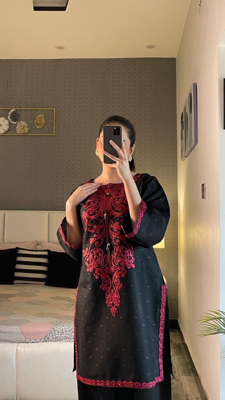 Elegant Yasmine Embroidered 2PC (Farshi) | Fast Delivery - Image 3