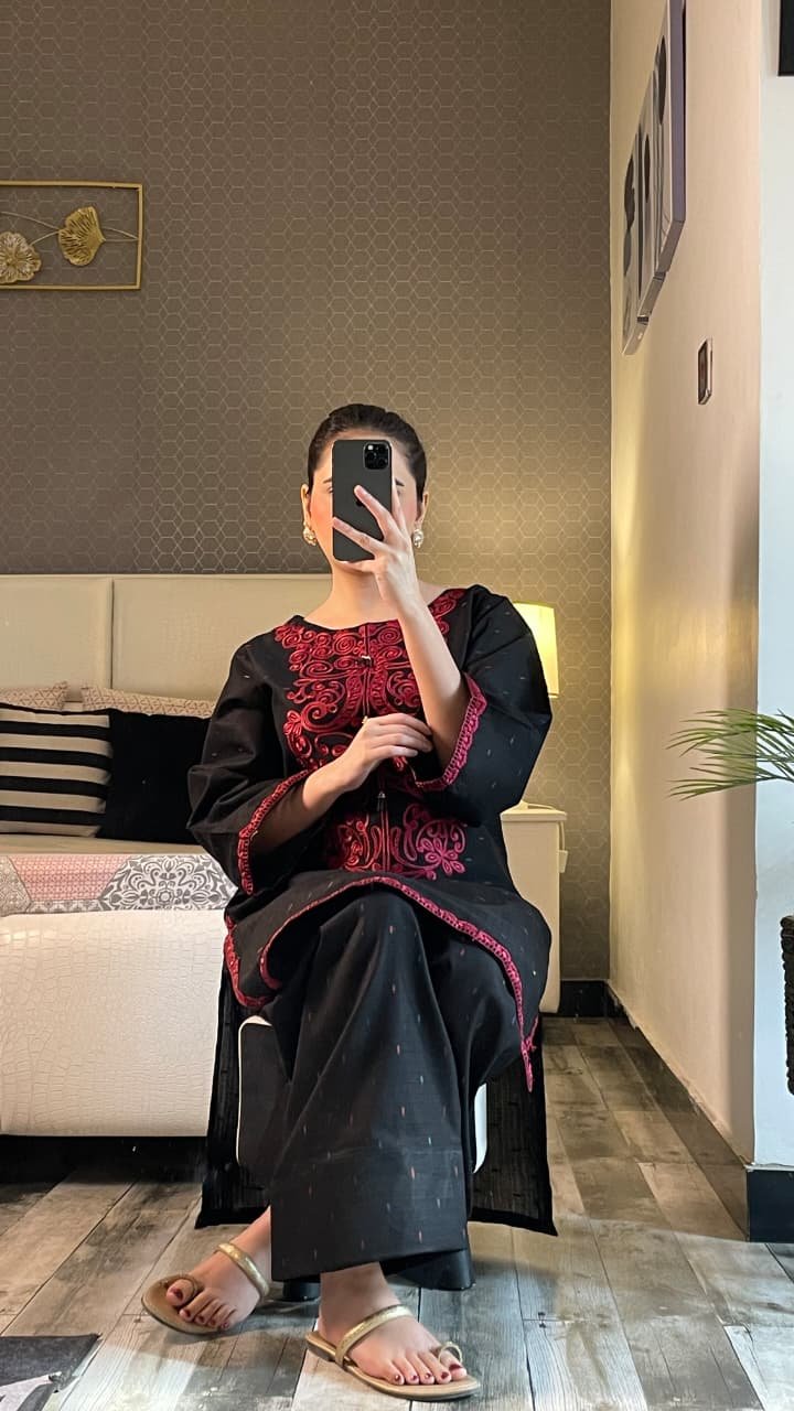 Elegant Yasmine Embroidered 2PC (Farshi) | Fast Delivery - Image 9