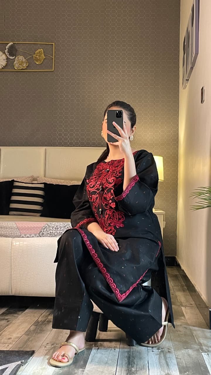 Elegant Yasmine Embroidered 2PC (Farshi) | Fast Delivery - Image 7