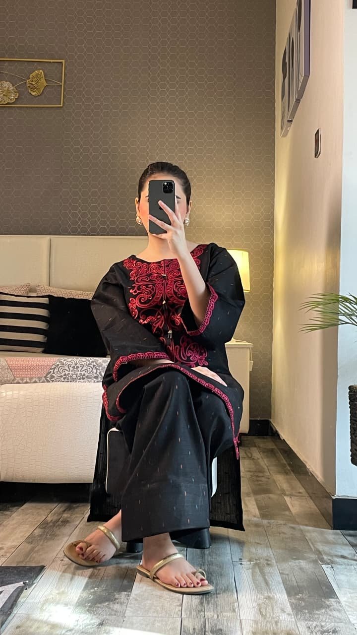 Elegant Yasmine Embroidered 2PC (Farshi) | Fast Delivery - Image 6