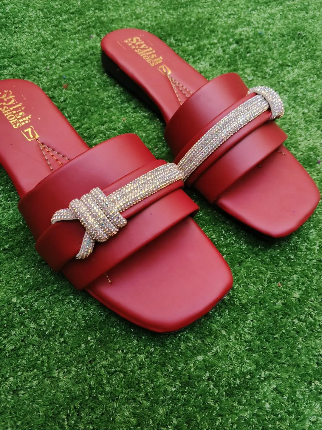 Elegant Maroon Rhinestone Flip Flops for Women Latest - Image 2