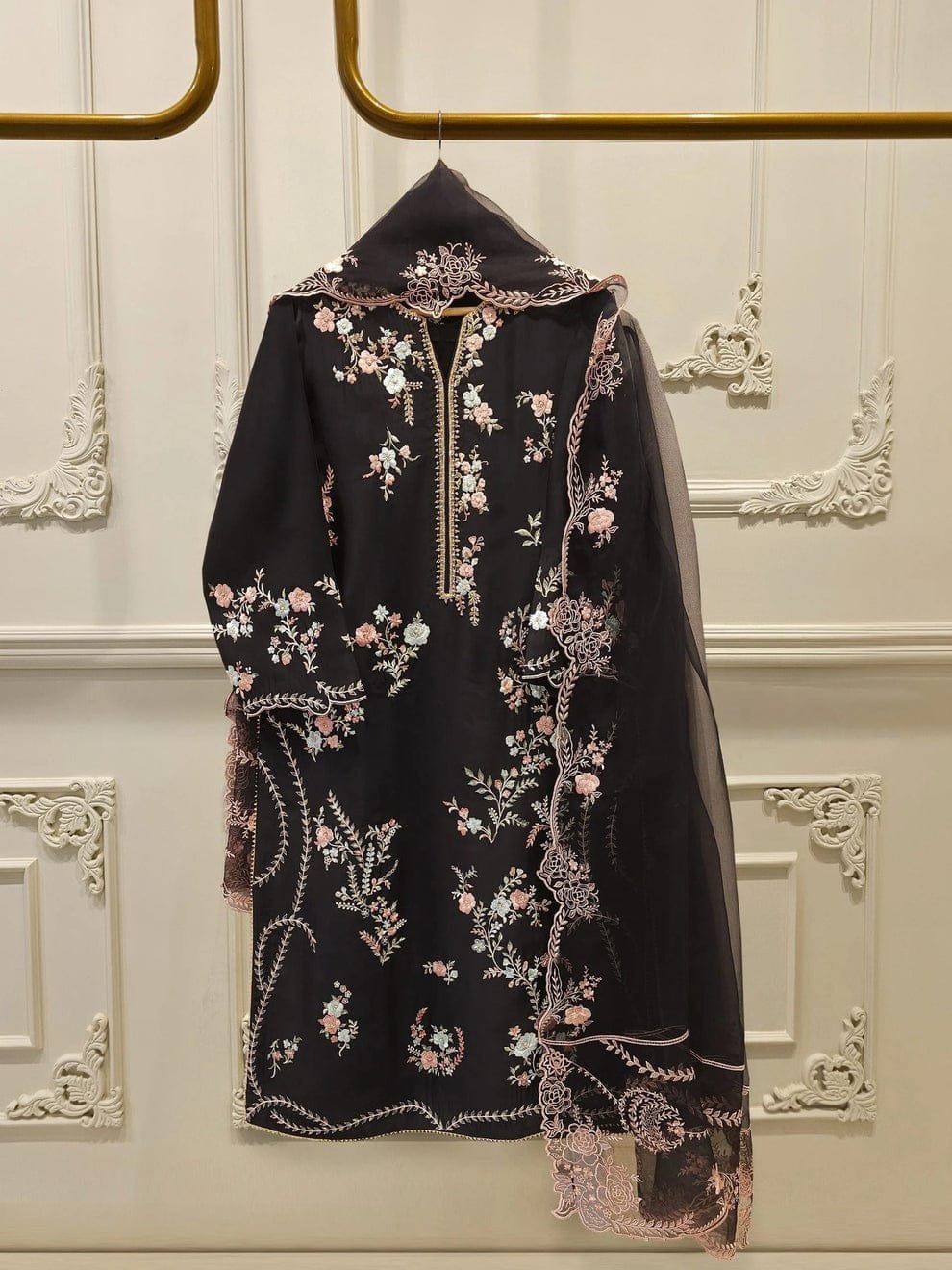 Noor embroidered 3PC cotton suit for women with chiffon dupatta stylish dress