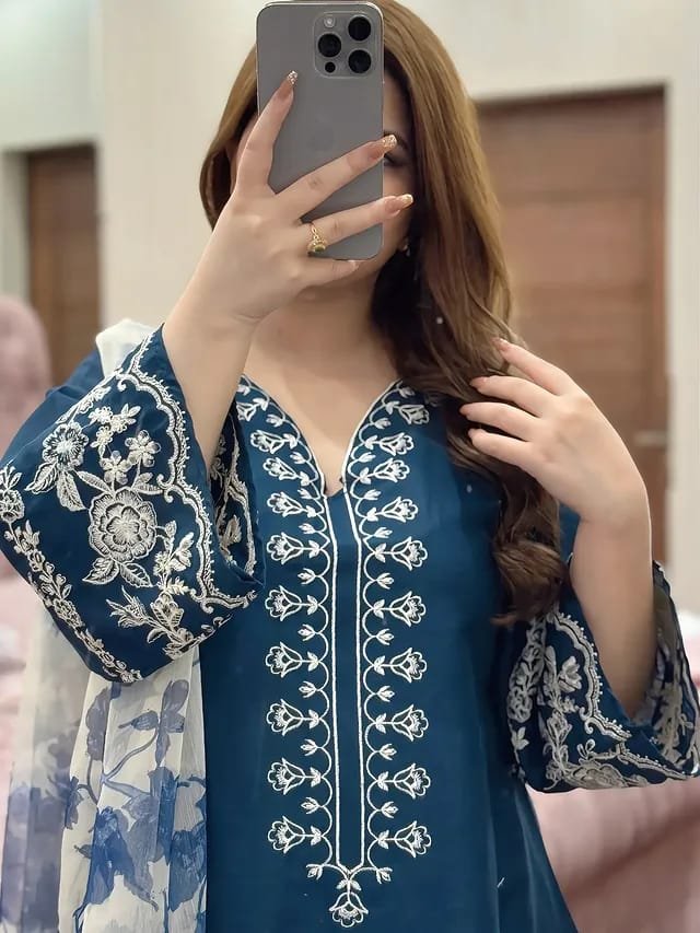 ZINC Embroidered 3PC Lawn Suit Women Premium Summer Outfit - Image 5