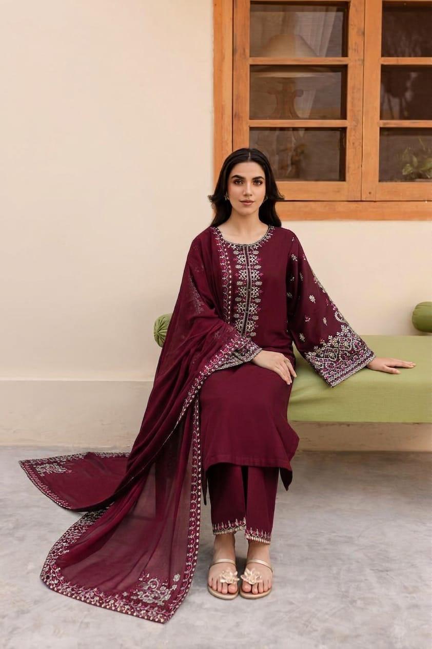 Pure Lawn 3pc Embroidered Summer Suit | Premium Best Design 2026 4 Pure Lawn 3pc Embroidered Summer Suit | Premium Best Design 2026 - Image 4