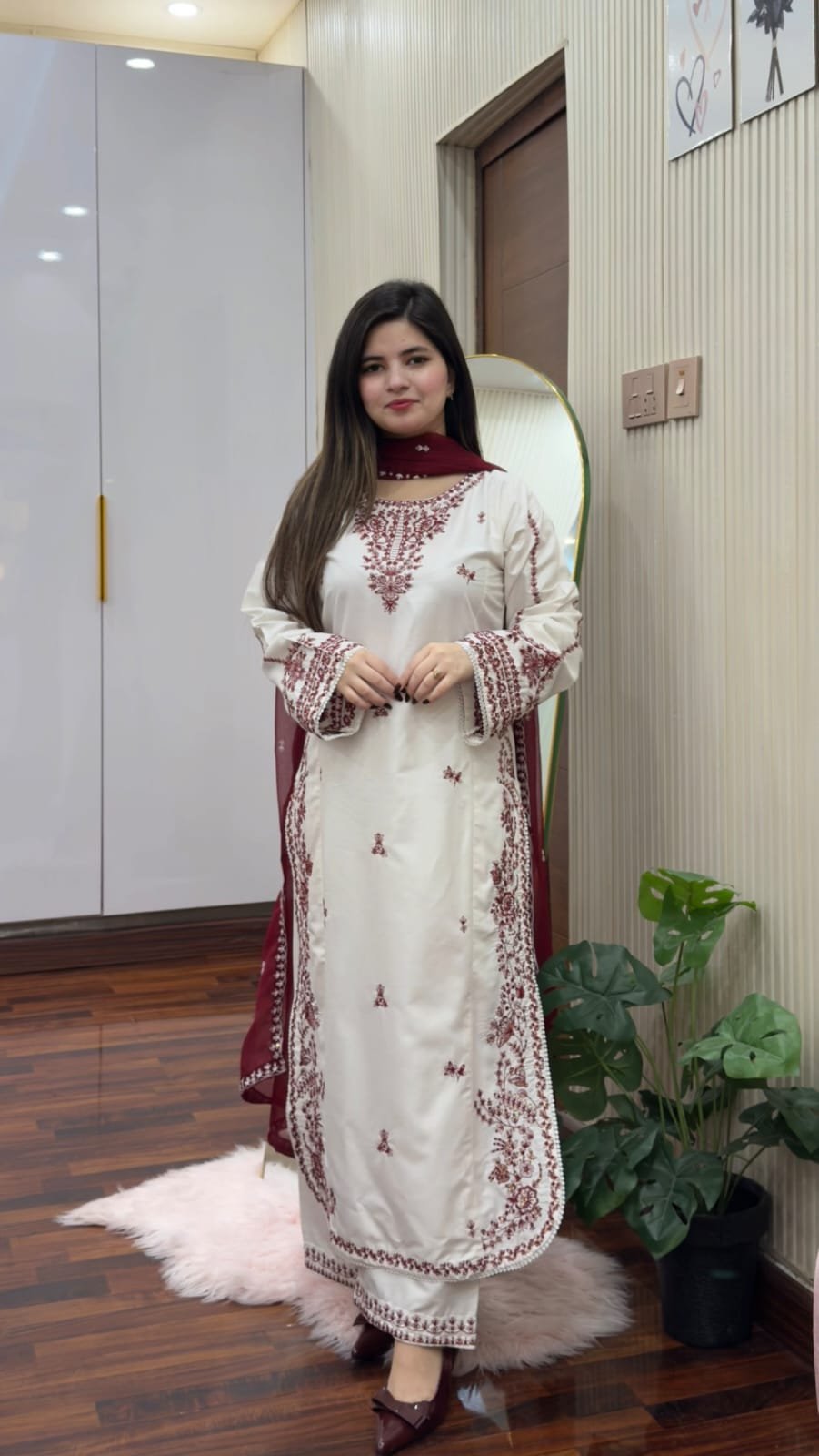 Snow Drop Embroidered 3PC Premium Lawn Suit Best Quality 1 Snow Drop Embroidered 3PC premium lawn suit