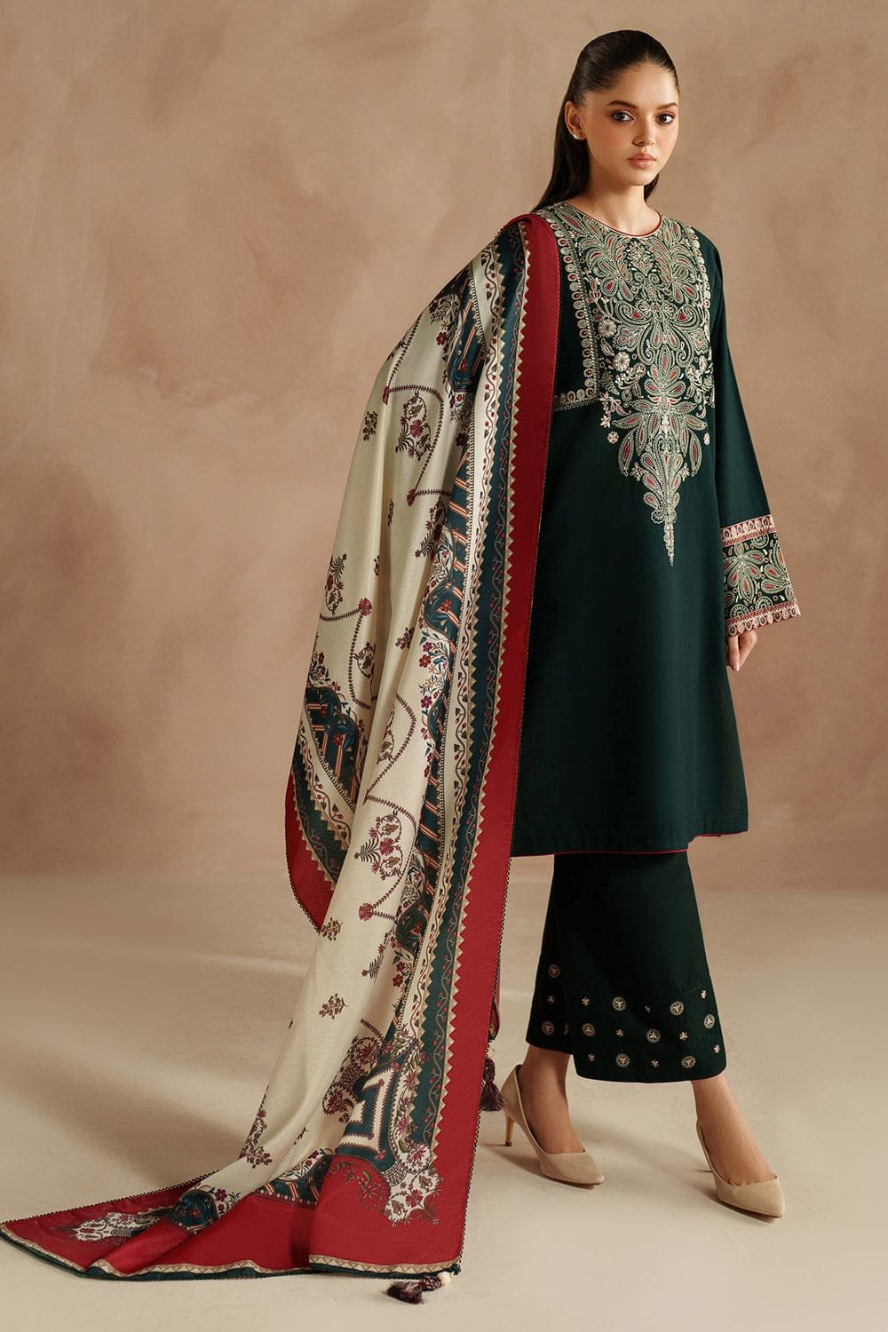DINAR Embroidery 3PC Premium Lawn Suit 5 DINAR Embroidery 3PC Premium Lawn Suit - Image 5