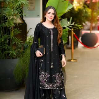 Luxury ZARQA Embroidered 3PC Farshi Lawn Suit for women