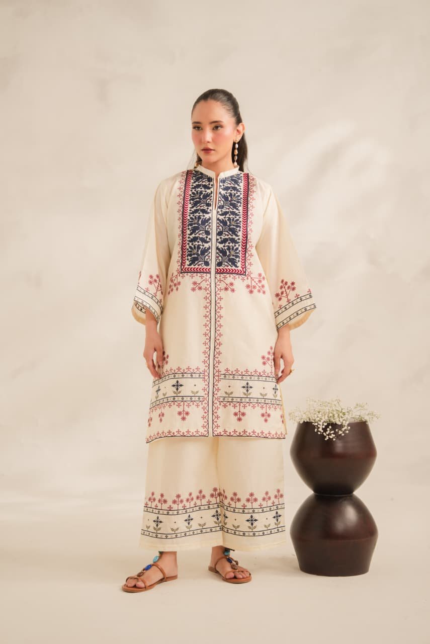 Dilruba Embroidery Premium Lawn Plazo Suit 1 Dilruba Embroidery Premium Lawn Plazo Suit for Women