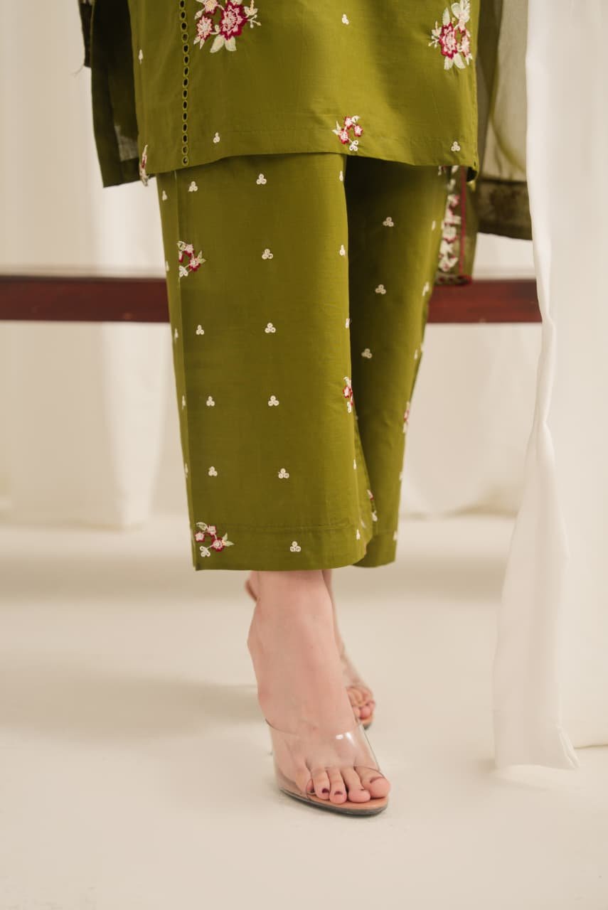 Anarkali Embroidered 3PC Premium Lawn Suit | Stitched Collection 3 Anarkali Embroidered 3PC Premium Lawn Suit | Stitched Collection - Image 3