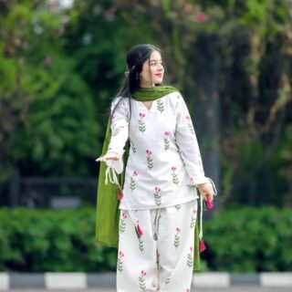 Aroosh Printed 3PC Farshi Suit with chiffon dupatta