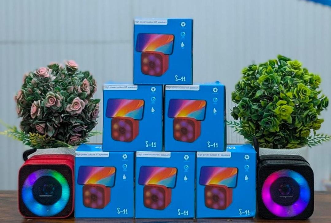 S11 Mini Portable Bluetooth Speaker with Phone Holder 3 S11 Mini Portable Bluetooth Speaker with Phone Holder - Image 3